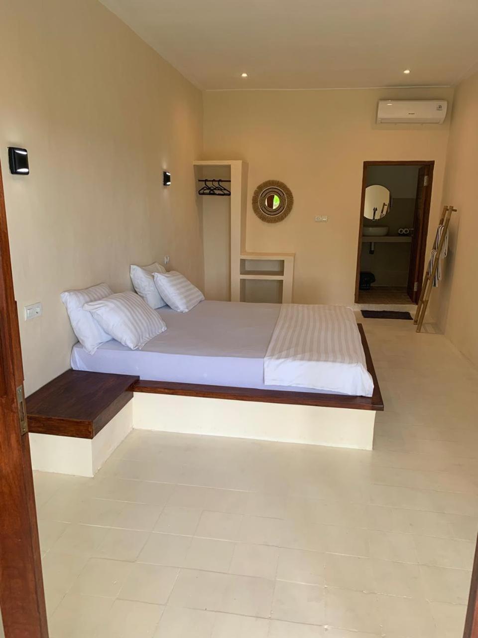 Lombok Coconut Hotel Мангсит Экстерьер фото